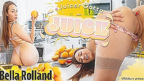 Juicer fucking with a big and sexy dildo in vr porn