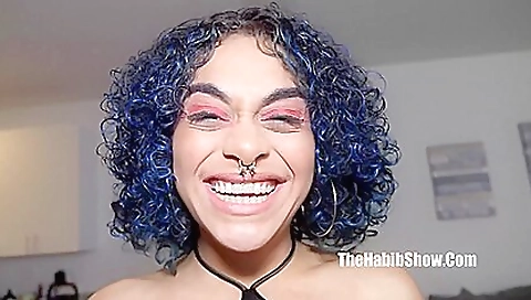 Ebony teen plays with her massive ass in an amateur video