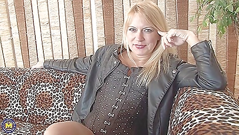 Horny hottie gets fucked by a big cock and a facial