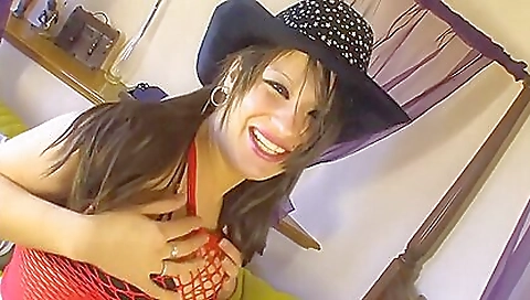 Spanish slut gets her pussy pounded and her face painted