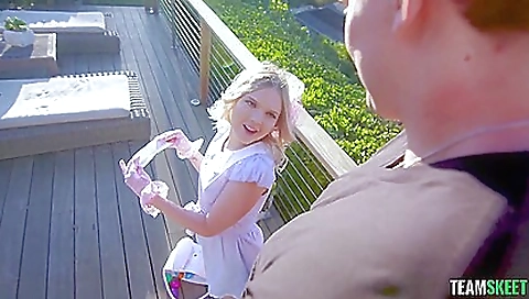 Beautiful milf is giving deepthroat porn with a big cock